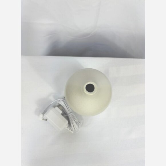 White Ceramic Glass Diffuser – Aromatherapy, Home Accent - Picture 4 of 4